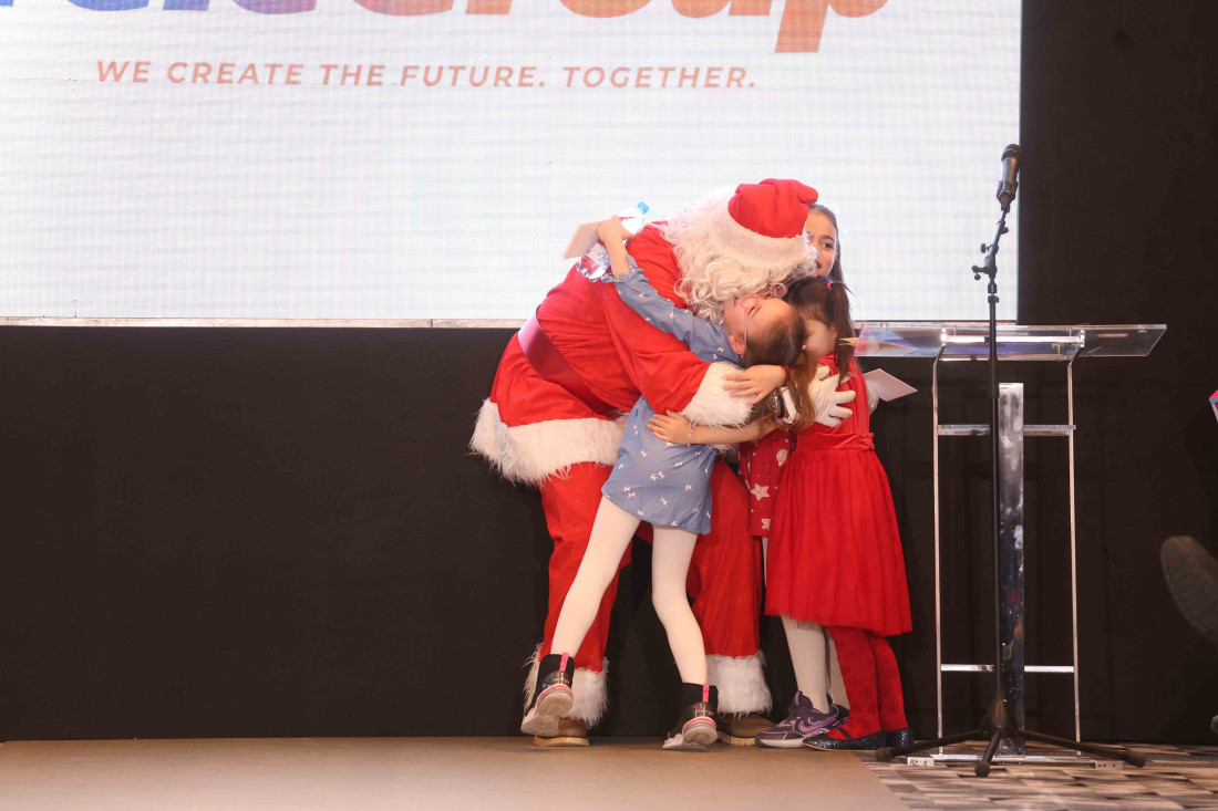 Održan tradicionalni humanitarni novogodišnji događaj za decu Prihvatilišta: Veče humanosti, radosti, ljubavi i vrhunske mode