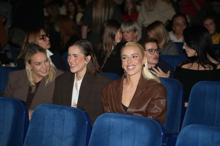 Na koncert Saše Kovačevića stigle i bivša i sadašnja partnerka: Evo gde su sedele! (FOTO)