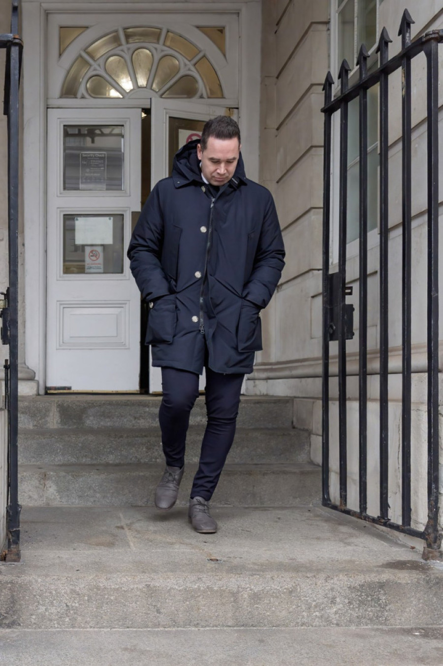 Starletin bivši oštro protiv optužbi za silovanje devojčice (13)! Isplivali detalji sa ročišta