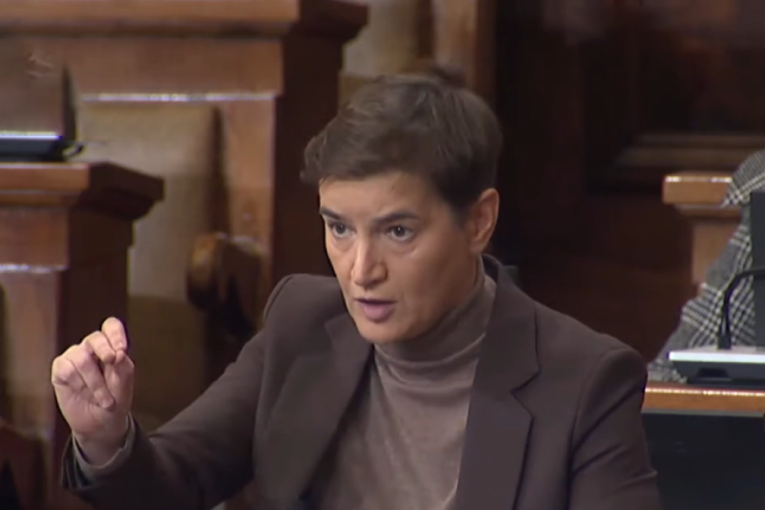 Neverovatne scene na Filozofskom fakultetu! Blokaderi se ponovo pretvaraju u štrokadere! (FOTO/VIDEO)