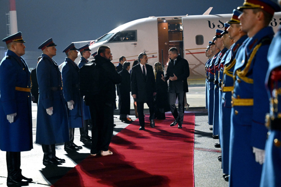 Đurić dočekao predsednika Gruzije Mihaila Kavelašvilija na aerodromu "Nikola Tesla" (FOTO)
