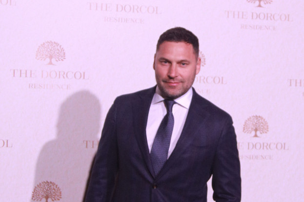 Ovo je iznos alimentacije koju Duško Tošić mesečno plaća: Plus daje vrtoglavu cifru za letovanje ćerki!