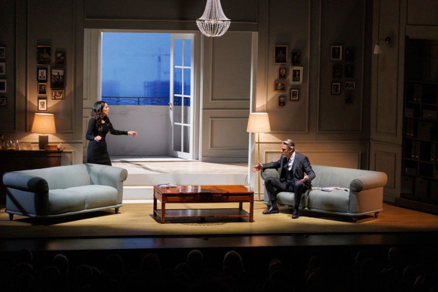 Sloboda Mićalović i Dragan Mićanović u novoj verziji "Narodnog poslanika": Ovacije na premijeri u JDP-u (FOTO/VIDEO)