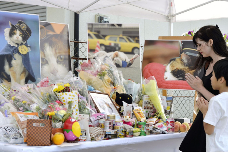 Omiljena šefica stanice preminula u 15. godini: Više od 500 ljudi ispratilo Nitamu na večni počinak (FOTO)