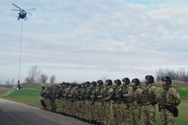 MUP se oglasio o navodnim masovnim odlascima pripadnika SAJ