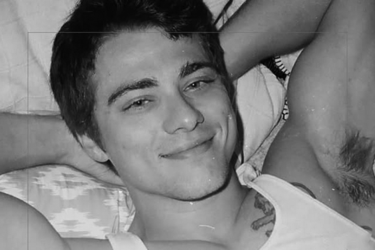 Tragično preminula zvezda (31) Onlifensa! Porodica i fanovi u velikom šoku