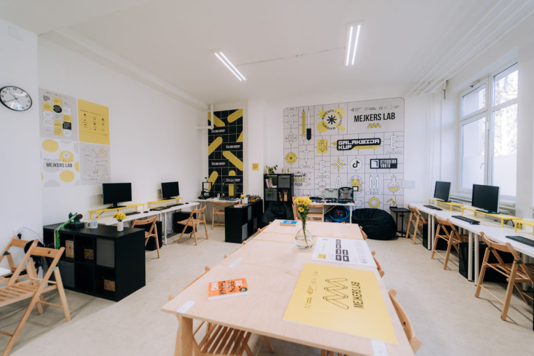 Mejkers lab mreža porasla na 41 učionicu budućnosti: Zatvaranje kruga u 2025. uz tri nova prostora  za učenje i inovacije