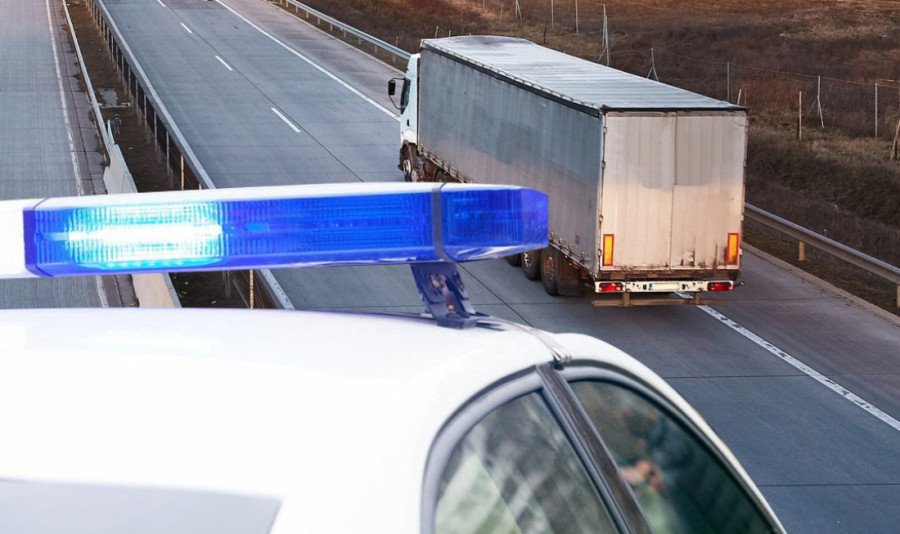 Haos na Pupinovom mostu: Sudar u brzoj traci, krv na asfaltu!