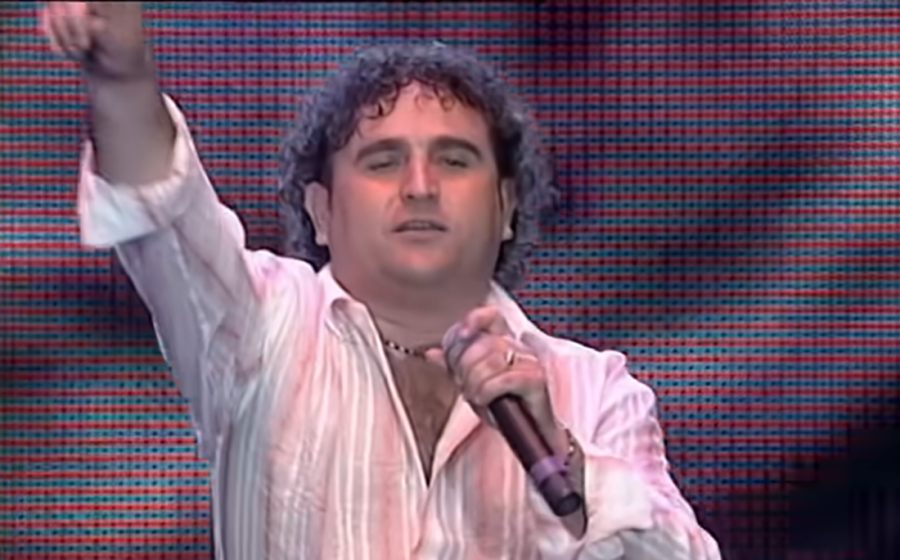 Pevač godinama ćutao, a sad priznao: Zbog Brene i Popovića posledice nosi i danas!