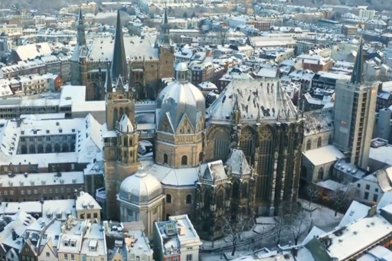 Praznični duh koji će vas osvojiti: Šetnje kroz ukrašene ulice i trgove ovog nemačkog grada oduzima dah (FOTO)