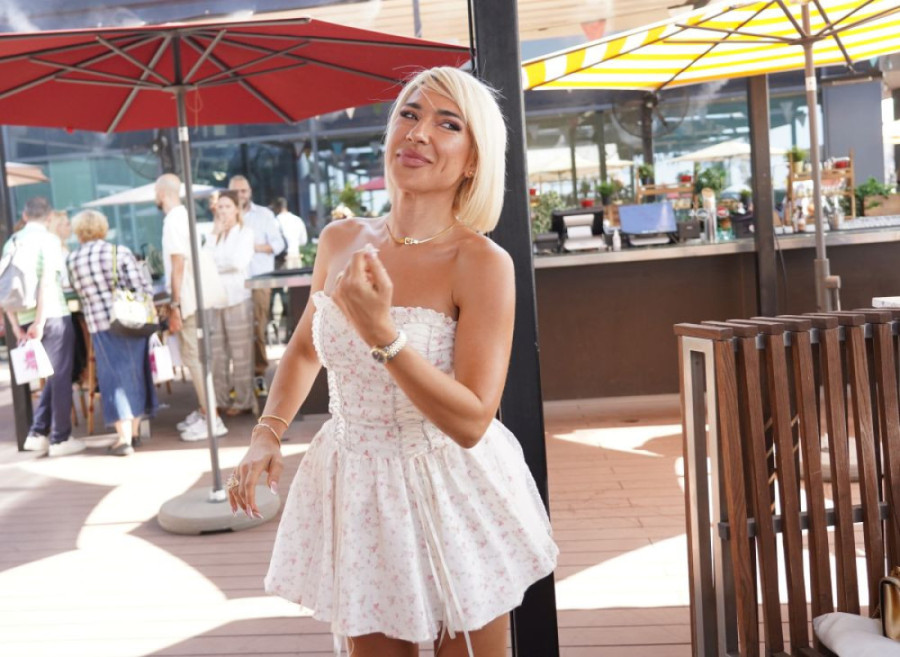 Pao prvi javni poljubac Jovane Jeremić i Tigra: Evo gde su voditeljka i njen dečko razmenjivali nežnosti (FOTO)