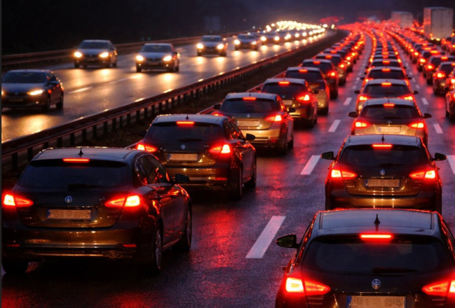 Ne vidi se prst pred okom: Magla paralisala put u ovom delu Srbije (VIDEO)