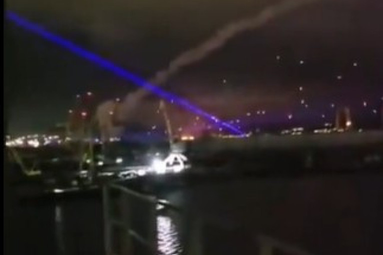 Užas u Odesi: Autobus uništen u raketnom napadu, ima poginulih i ranjenih - Moldavija hitno zatvorila granicu! (VIDEO)