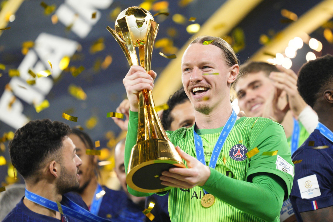 Herojska noć golmana PSŽ-a! Odbranio četiri penala i doneo trofej - sa polomljenom rukom! (VIDEO)