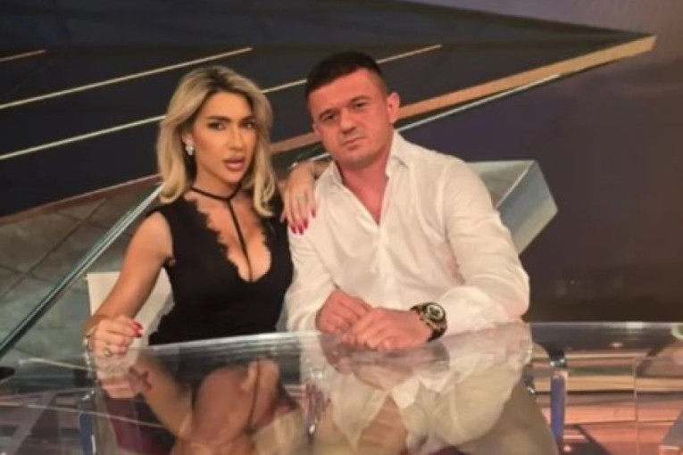 Pričestile se na Badnji dan! Jovana Jeremić sa ćerkom Leom otišla u crkvu (FOTO)
