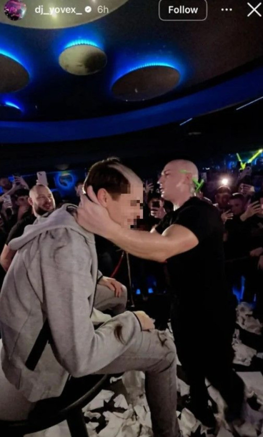 Desingerica ošišao dečka na nastupu! Reper otišao korak dalje, publika u transu!