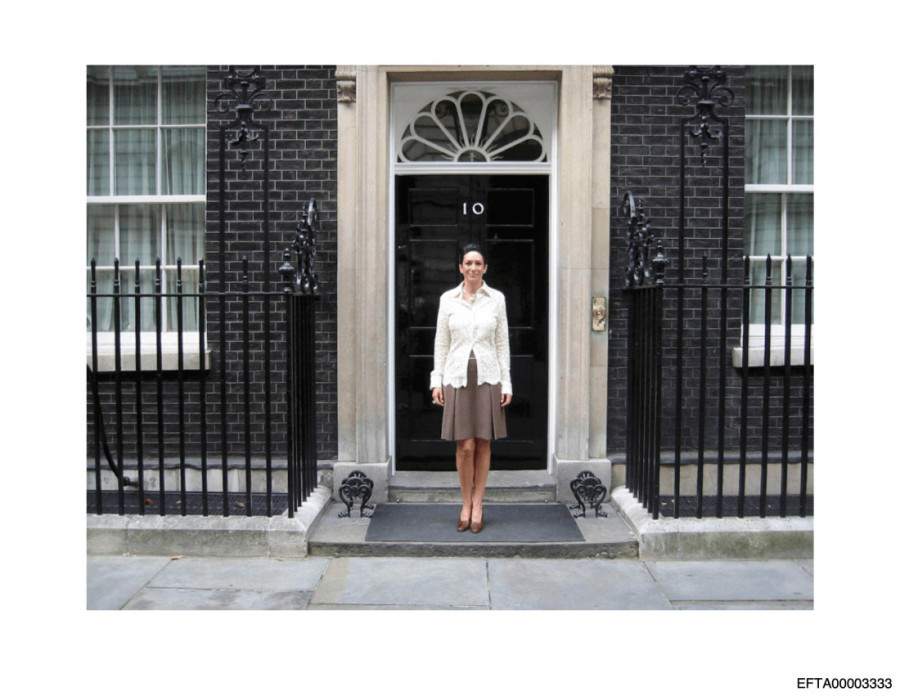 Objavljene i eksplicitne fotografije Epstinove saradnice: Gislejn Maksvel osramoćena kao nikad do sada