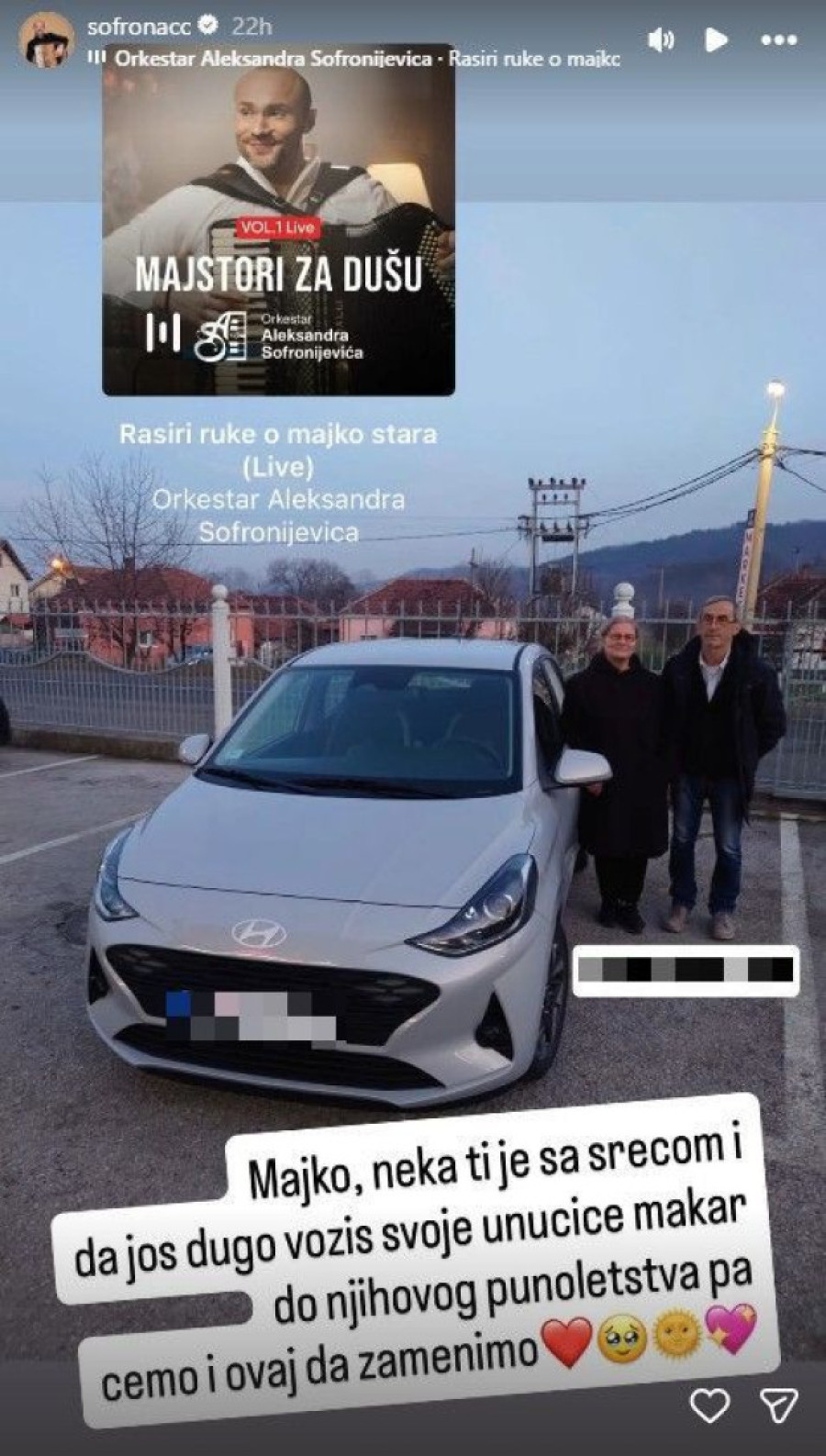 Aleksandar Sofronijević kupio majci kola: Napisao joj i emotivnu poruku! (FOTO)