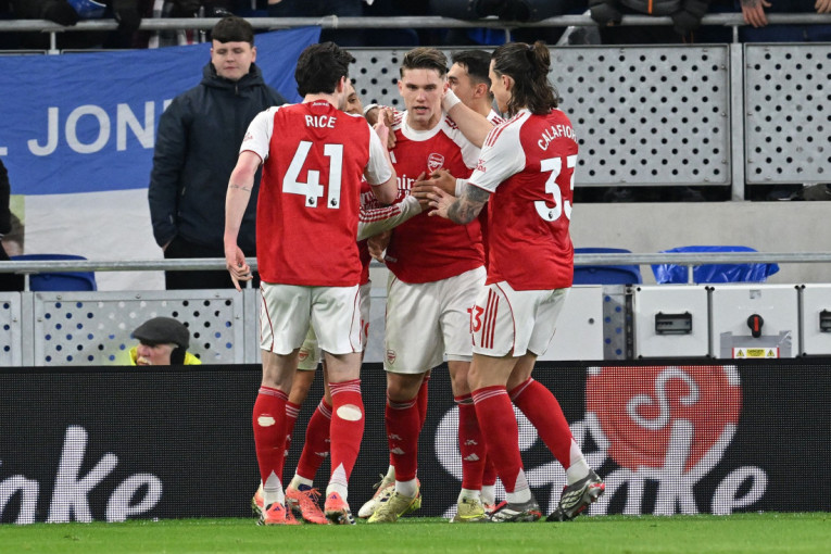 Đekerešov penal dovoljan za novu pobedu: Arsenal odbranio prvo mesto u Premijer ligi!