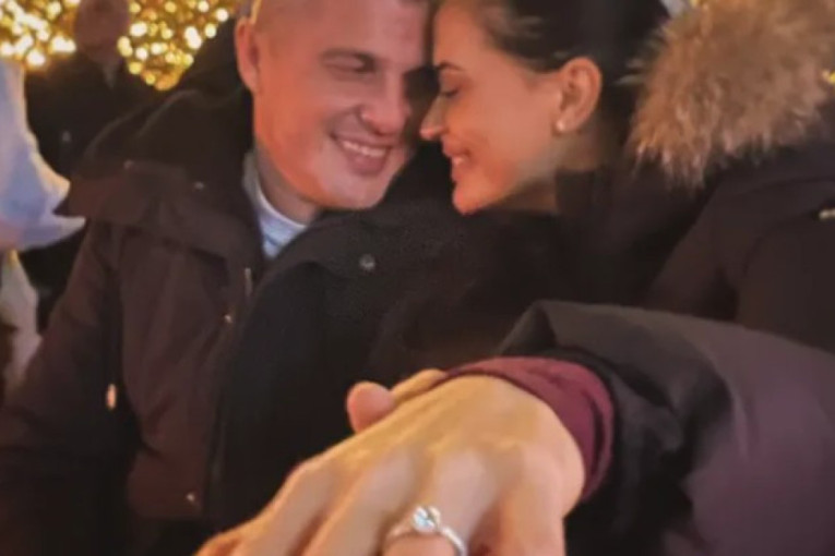 Aleksandra Bursać je nesuđena snajka ovoj pevačici! Isplivali detalji romanse: Bili su klinci!