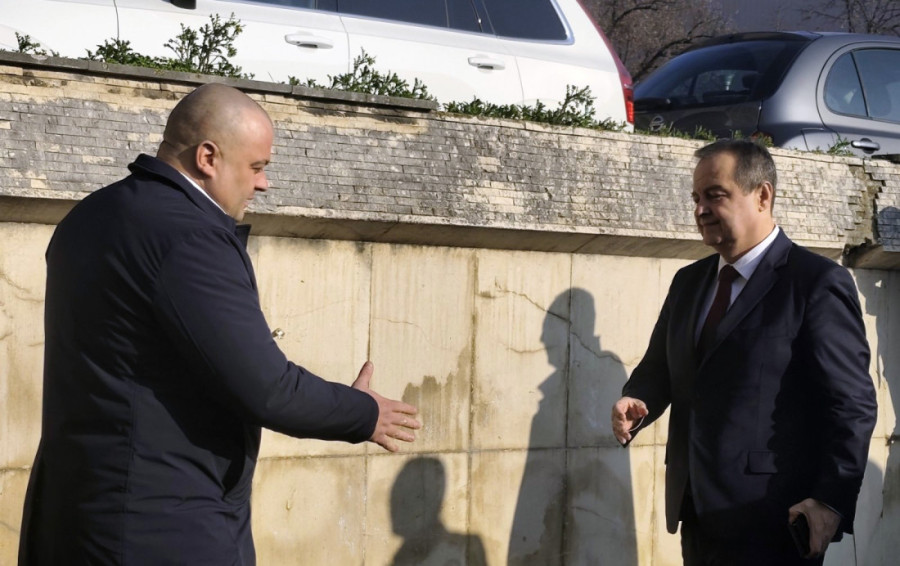 Prednovogodišnji koktel: Ministar Dačić u radnoj poseti centrali Nezavisnog sindikata policije