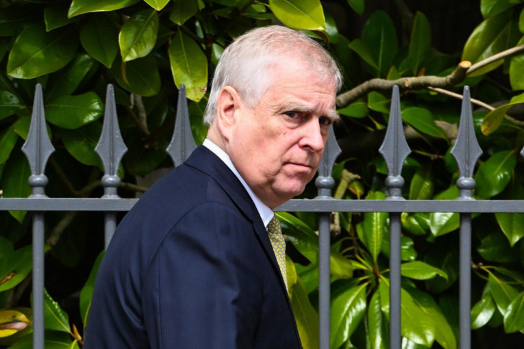 Dečaka (15) u Zemunu monstruozno pretukli: Bakljom mu pržili kožu, udarali ga motkama