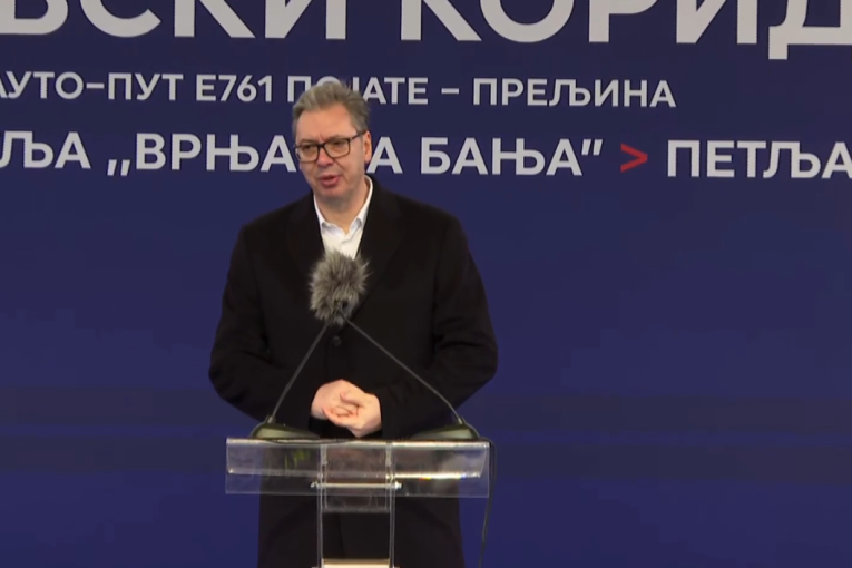 Naslovne strane dnevnih novina: Prelistavanje štampe za 25. decembar 2025. godine