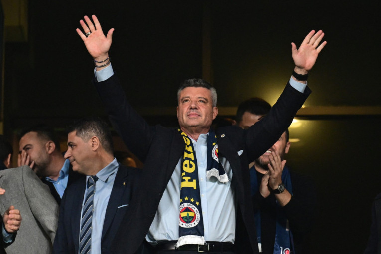 Skandal u Turskoj: Uhapšen predsednik Fenera - droga mu pronađena u kosi!