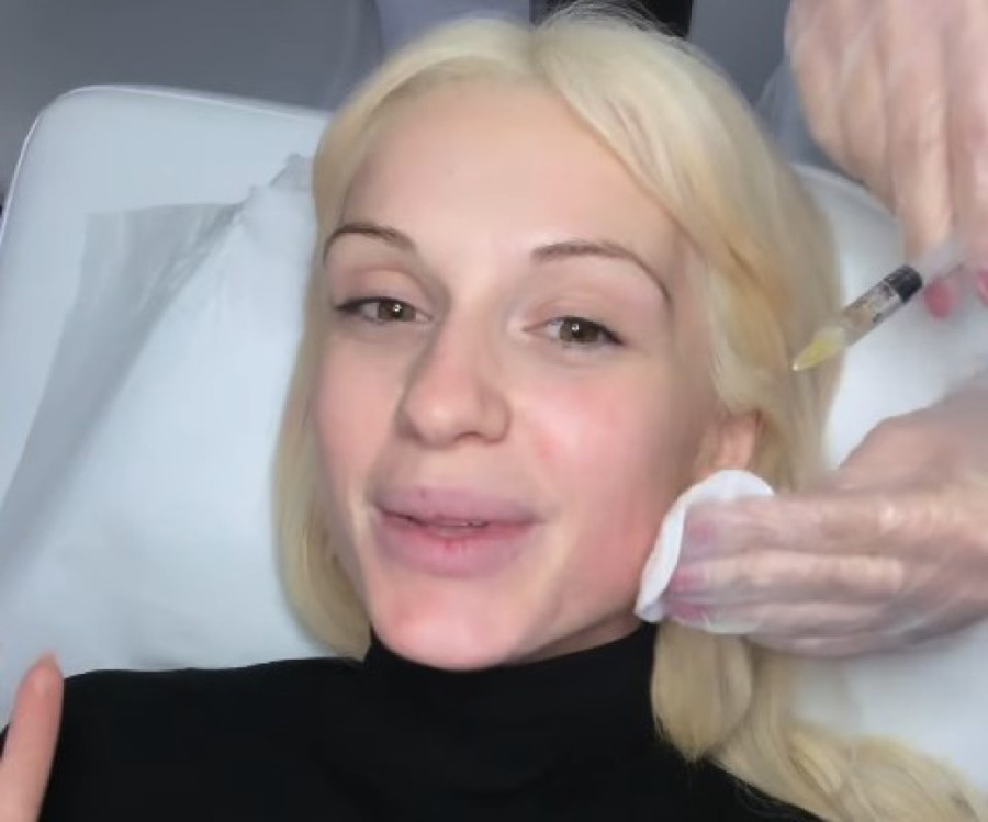 Domaća supa, ruska salata: Anja Mit pokazala raskošnu trpezu! (FOTO)