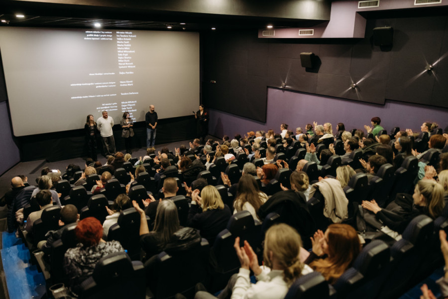 Snažne emocije, smeh i burni aplauzi na premijeri filma "Yugo Florida" u Novom Sadu: Od danas u bioskopima širom Srbije (FOTO/VIDEO)