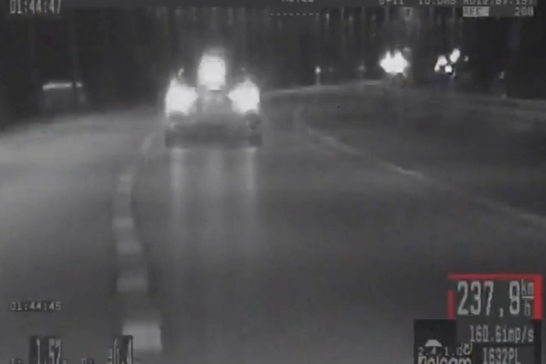 Divljao kroz Zemun 237 kilometara na sat: Policija zaustavila vozača audija A8 (VIDEO)