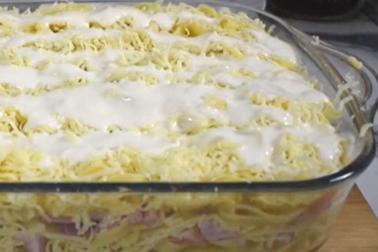 Recept dana: Zapečene taljatele sa slaninom i kačkavaljem ne traže velike kulinarske veštine, a ukus im je fantazija