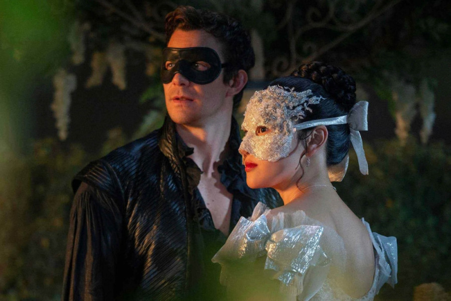 Maskenbal, intrige, nova ljubavna priča i nešto što nikada do sada nije prikazano: "Bridžerton 4" stigao na Netfliks (FOTO/VIDEO)