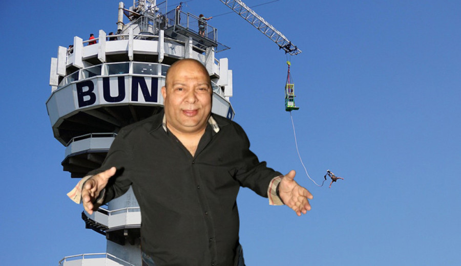 Hit prizor: Mlađa ćerka pokojnog Džeja uživa u novogodišnjoj kočiji sa naslednicom! (FOTO)