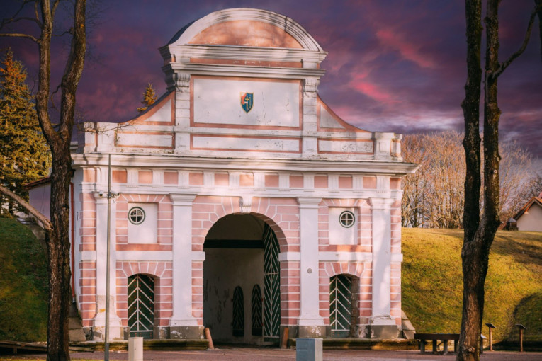 Grad koji odoleva vremenu: Provedite zimski odmor u ovoj bajkovitoj prestonici (FOTO)