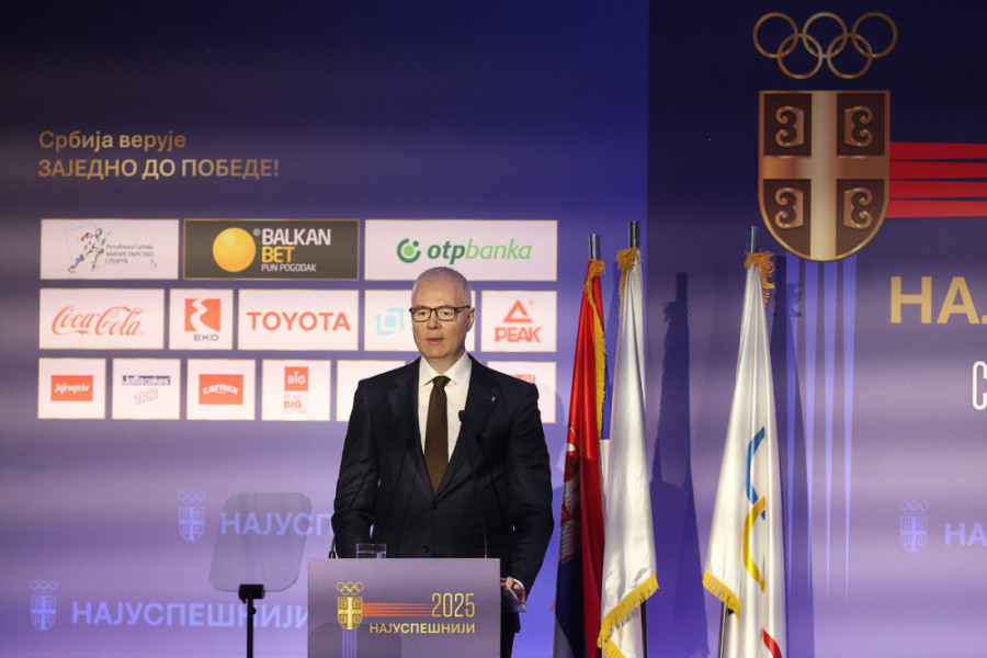 Angelina ispunila snove, Aleksandar ponosan zbog nagrade (FOTO)