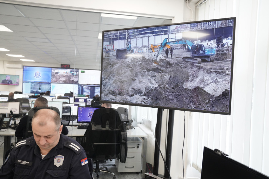 Počelo uklanjanje bombe u Beogradu na vodi, otkriveno gde će biti preneta