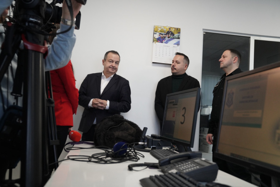 Počelo uklanjanje bombe u Beogradu na vodi, otkriveno gde će biti preneta