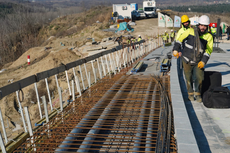 Srbija u punoj brzini: Auto-putevi 2025. promenili lice zemlje!