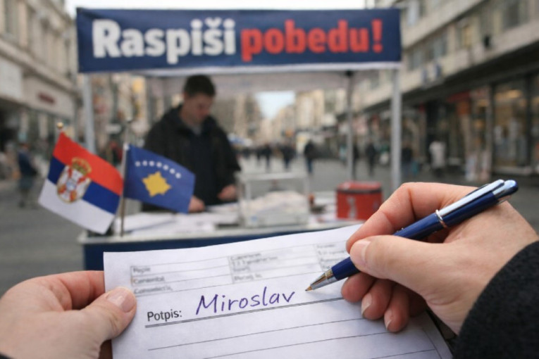 Blokaderi napumpali potpise u Nišu: Pet sati, pet lokacija – i mnogo laži (VIDEO)