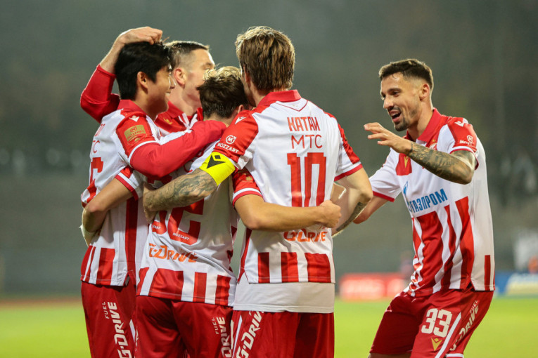 Zvezdini fudbaleri birali i izabrali: Evo ko je najbolji među njima (FOTO)