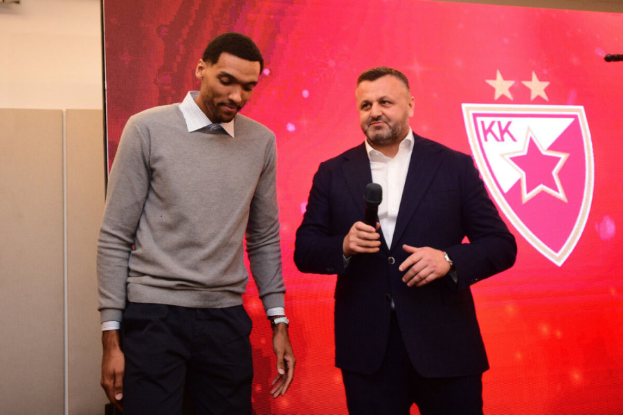 Na Zvezdinom novogodišnjem koktelu se pojavio i Bolomboj: Centar crveno-belih konačno u Beogradu (FOTO)