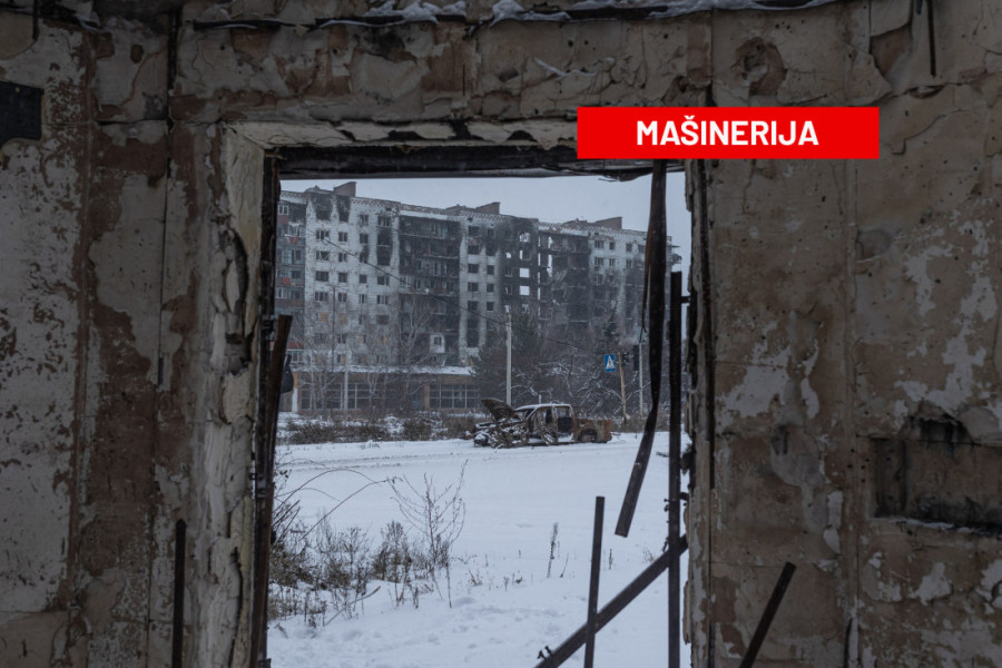 Ukrajina izvela veliki napad na Rusiju: Gore rafinerije, dim prekrio nebo (VIDEO)