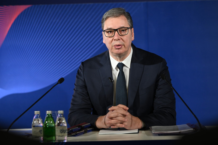 Vučić poslao snažnu poruku: Mogu da me mrze, ja ću nastaviti da se borim za Srbiju! (FOTO)