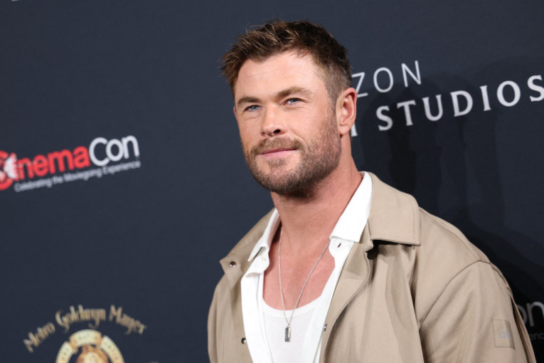 Kris Hemsvort se vraća kao Tor u novim "Osvetnicima" na način koji će vas iznenaditi: Molitva preminulom ocu (VIDEO)