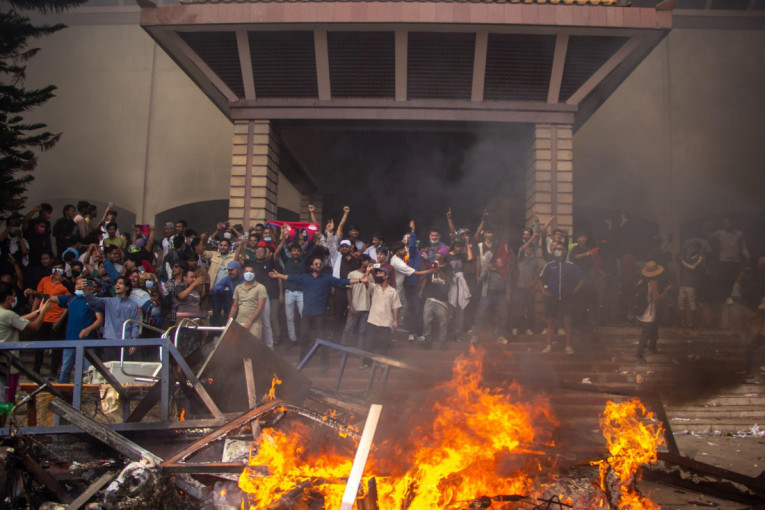 Uhapšen bivši premijer Nepala: Krive ga za smrt ljudi u protestima