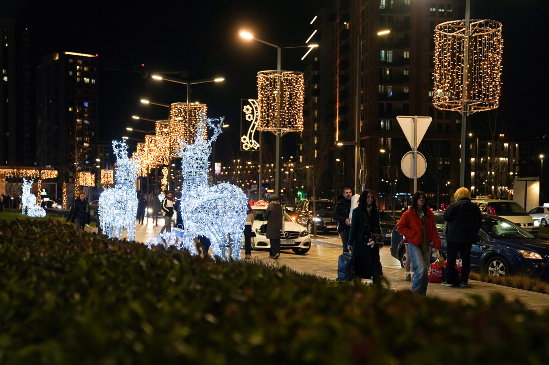 Vozilo sa bočne strane zgužvano: Žestok sudar u strogom centru Čačka uoči dočeka Nove godine (FOTO)