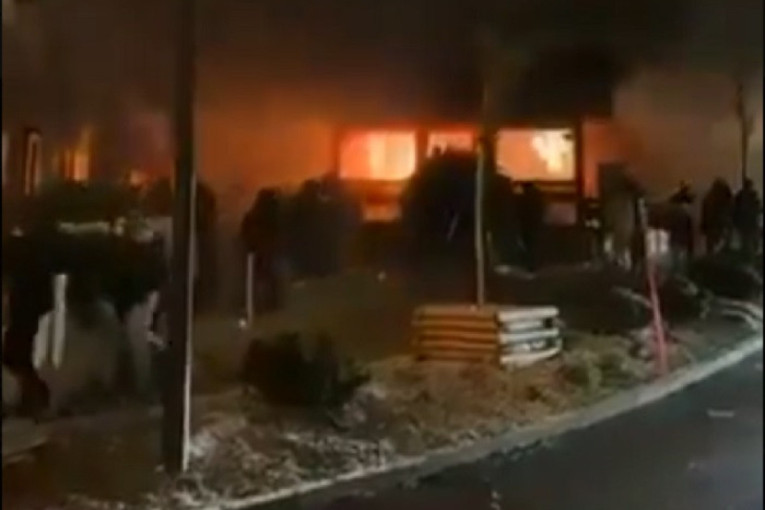 Bori se za život: Poznati fudbaler (19) teško povređen u stravičnom požaru u Švajcarskoj!