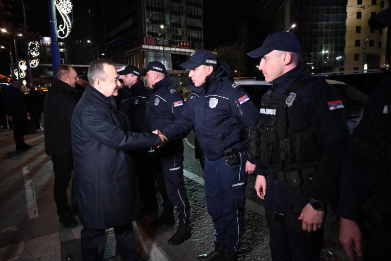 Macut i Dačić obišli komandno-operativni centar Policijske uprave za Grad Beograd
