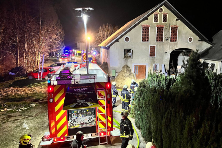 Drama na Adi: Interventna jurila muškarca sa poternice, on skočio u vodu